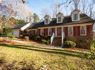 4006 Bienvenue Dr, Greensboro, NC 27409