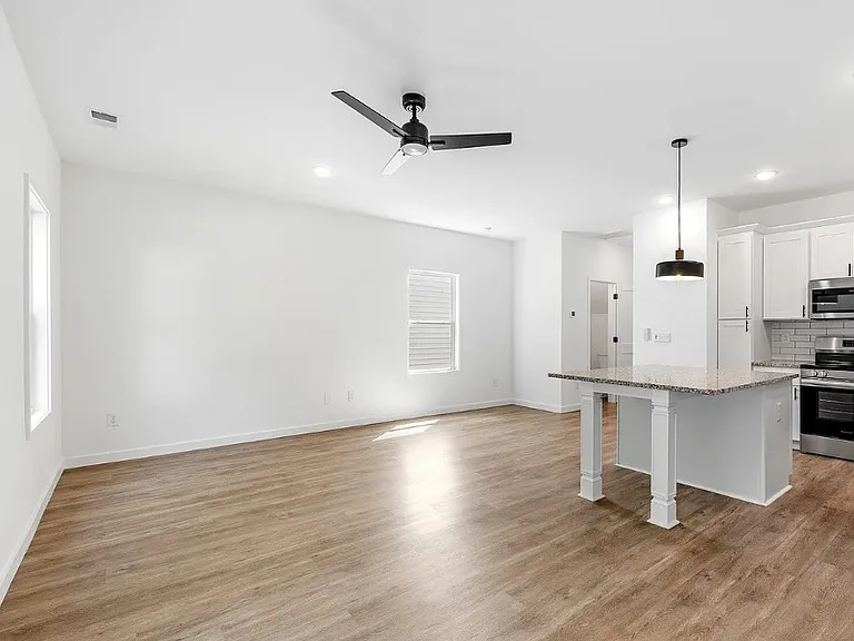 305 Donaldson Rd #B — Photo 7