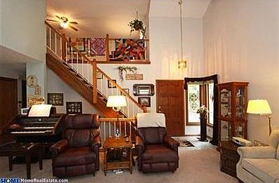 5th image of 8339 Carriage Hill Ct