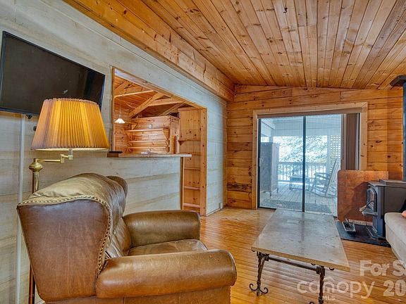 4th image of 292 Crow Ln