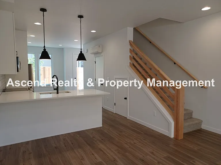 5311 NE 14th Pl — Photo 10