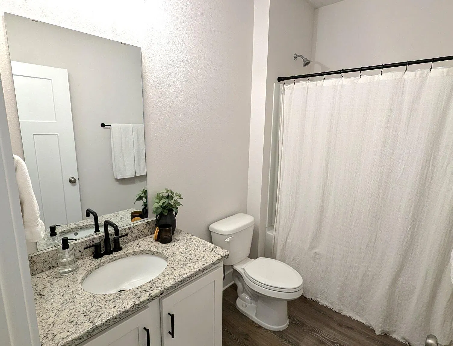 4 bed, 1835 sqft, $2,600 — Photo 4