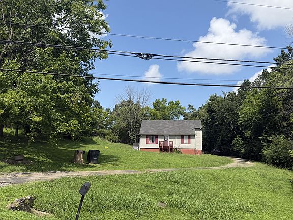 3rd image of 3872 Hutson Ave
