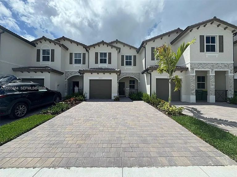 2877 SE 24th Ct — Photo 17