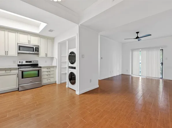 11711 Memorial Dr, Houston, TX