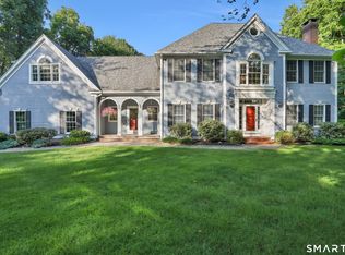 4 Harvest Ln, Colchester, CT 06415