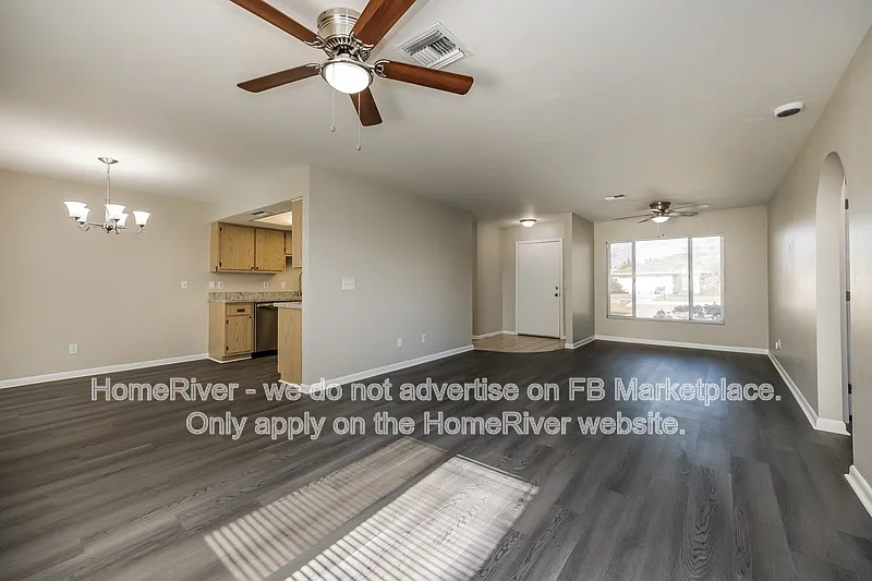 3 bed, 2.0 bath, 1498 sqft, $1,835 — Photo 2