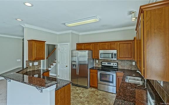 3rd image of 112 Bayview Dr