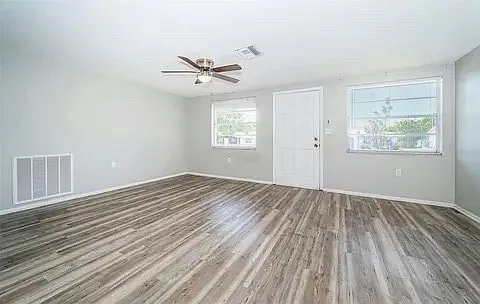 2 bed, 1128 sqft, $1,700 — Photo 3