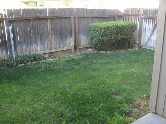 4th image of 461 Summertree Ln APT D
