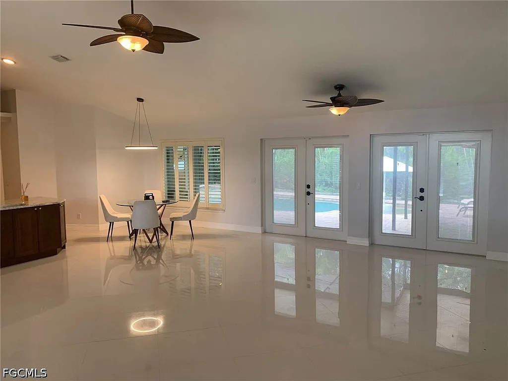 3 bed, 2.0 bath, 1763 sqft, $3,500 — Photo 4