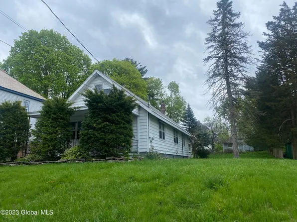 1676 Avenue B, Schenectady, NY 12308