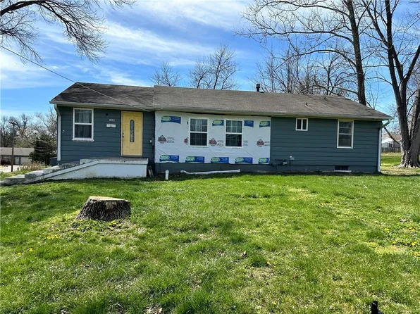 401 W 10th St, Carrollton, MO 64633