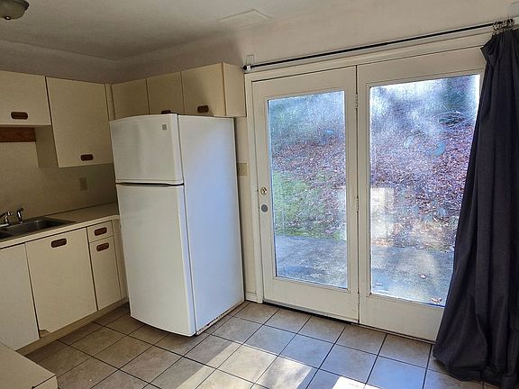5th image of 2506 Route 209 APT 3