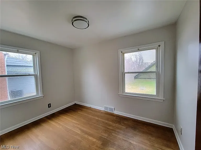 11919 Granger Rd — Photo 17