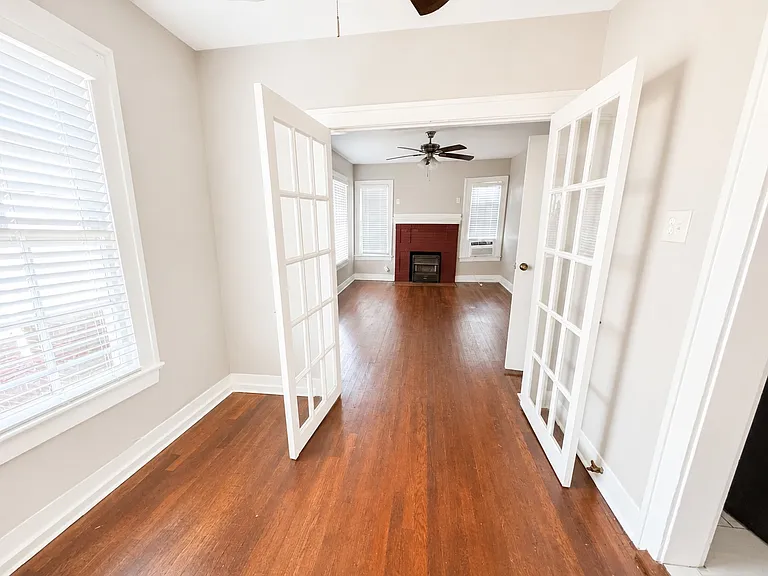 1209 N Carroll Ave — Photo 7