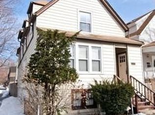 1676 W Hollywood Ave, Chicago, IL 60660