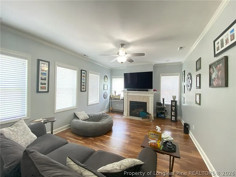 351 Maplewood Dr — Photo 4