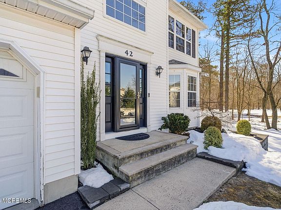 2nd image of 42 Diamond Lane