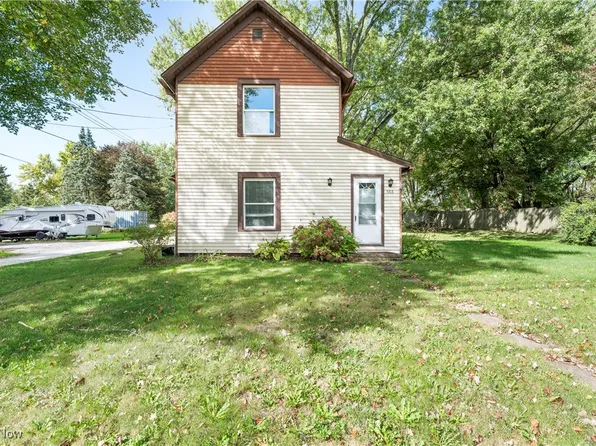 885 W Nimisila Rd, New Franklin, OH 44319