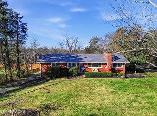 301 NW Portsmouth Rd, Knoxville, TN 37909