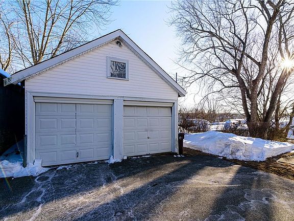 5th image of 109 Hemond Ave