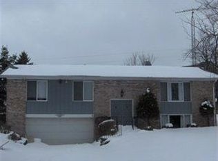 66464 S Greenbriar Dr, Saint Clairsville, OH 43950