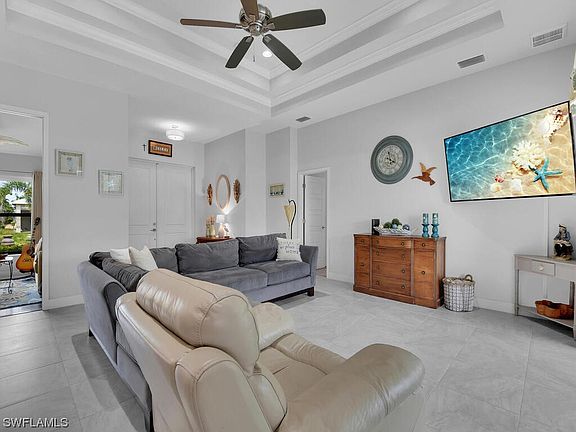 5th image of 2568 SW 28th Ave
