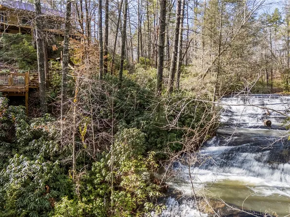 390 Woods Dr, Salem, SC 29676