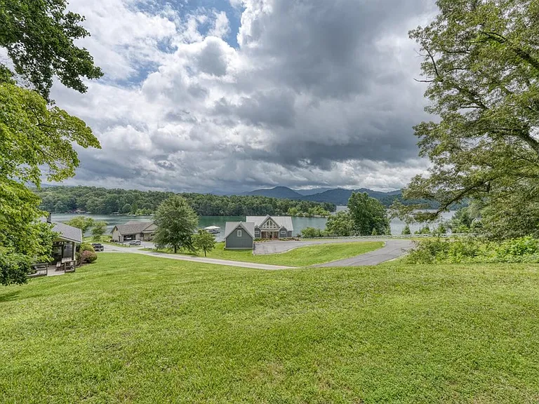 131 Wonderview Dr — Photo 33