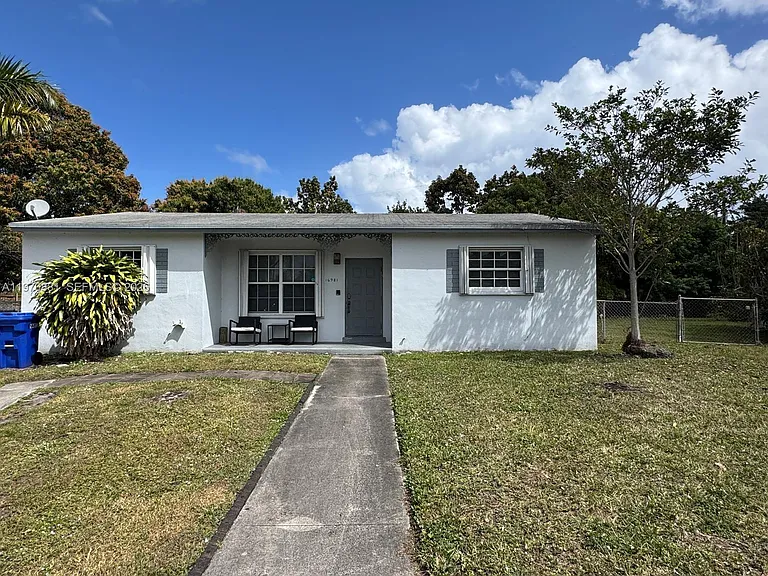 16981 NE 8th Ct — Photo 2