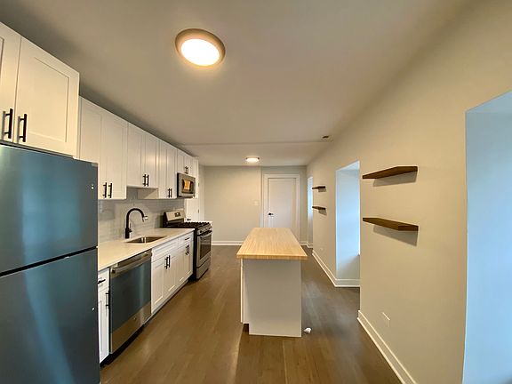 5th image of 2272 N Lincoln Ave #4