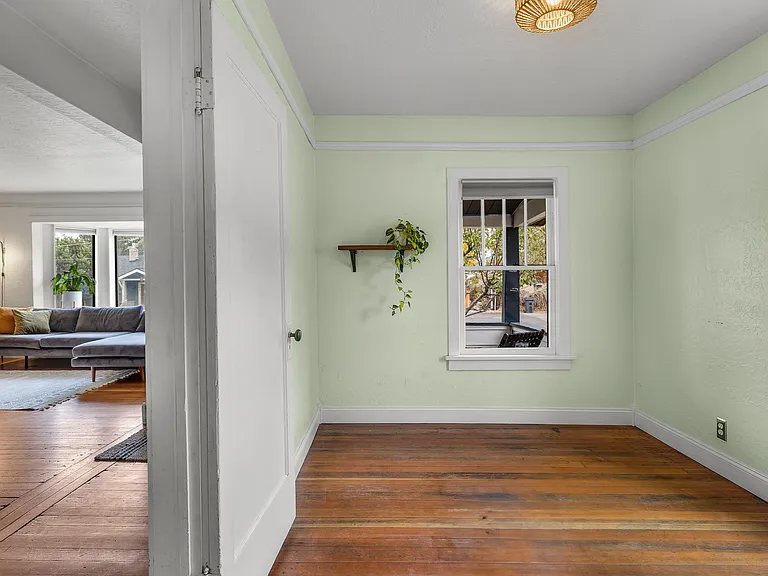 145 NW Jefferson Pl — Photo 18