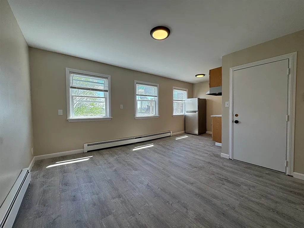 1 bed, 1.0 bath, 600 sqft, $2,295 — Photo 2