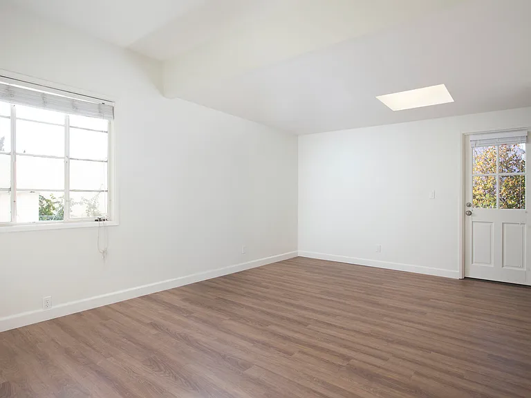 1344 Torrey Pines Rd — Photo 13
