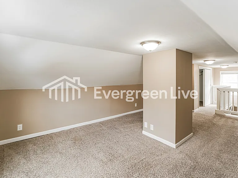 5027 Maple St — Photo 12