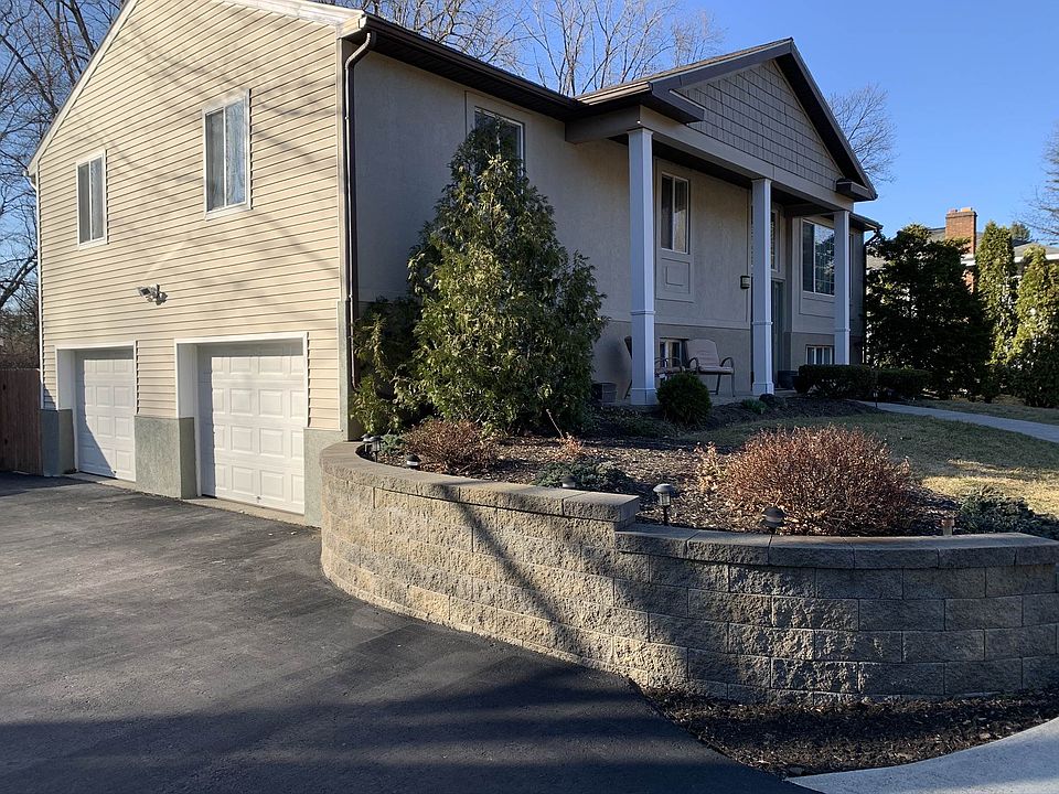 1st image of 3 Crestmont Dr