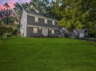 253 Sun Dance Rd, Stamford, CT 06905