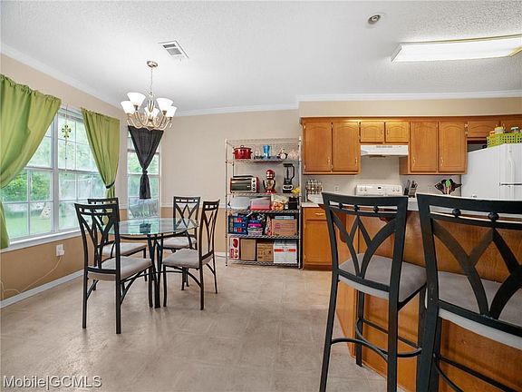 5th image of 8221 Woodland Hills Dr