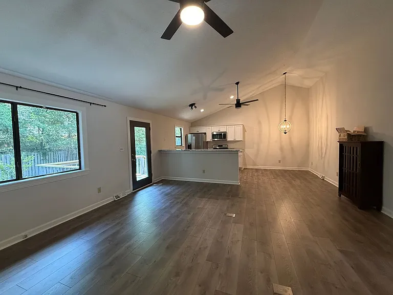 4104 Cheney Pl — Photo 9