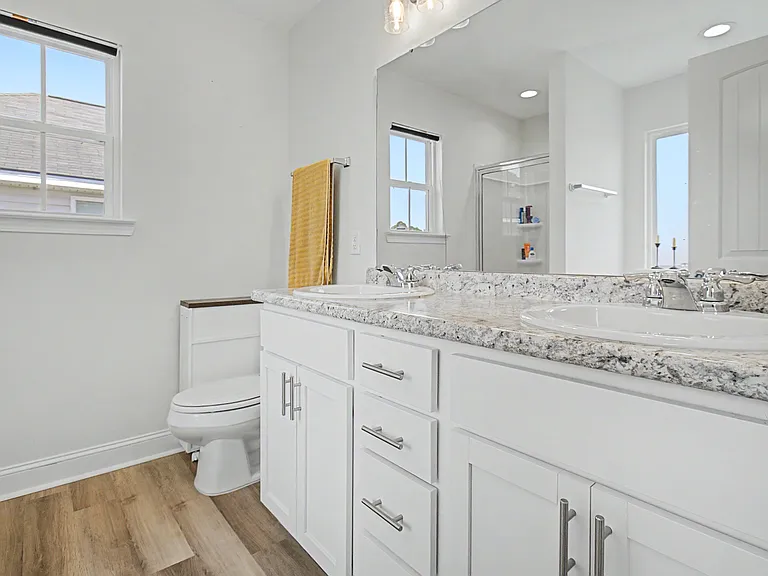 900 Grayson Ave — Photo 17
