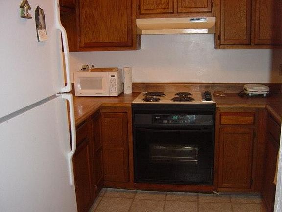 2nd image of 2927 Woodrich Dr APT A