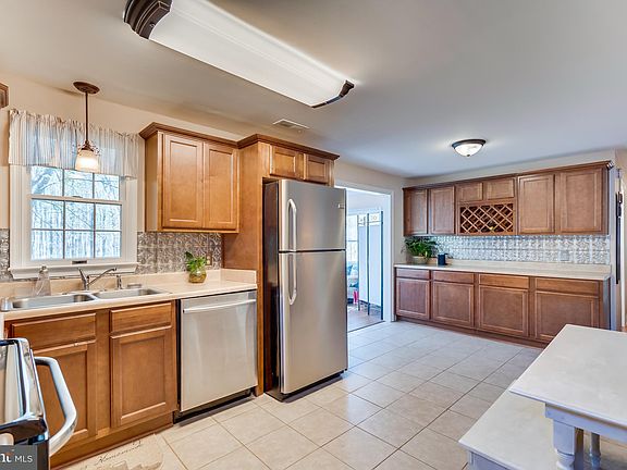 5th image of 1415 Elizabeth Dr