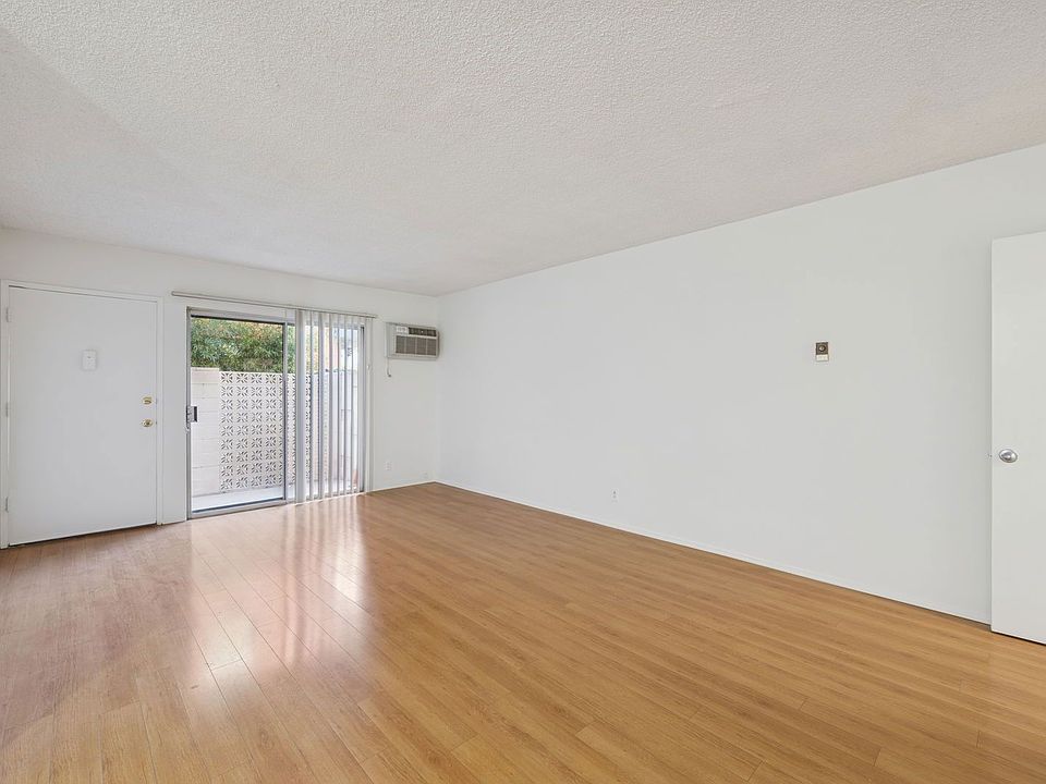 1st image of 10622 Kinnard Ave #A