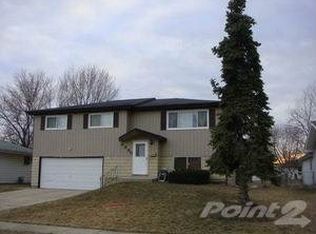 6880 Hemlock St, Hanover Park, IL 60133