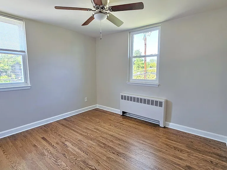 24 Surrey Rd #4 — Photo 20