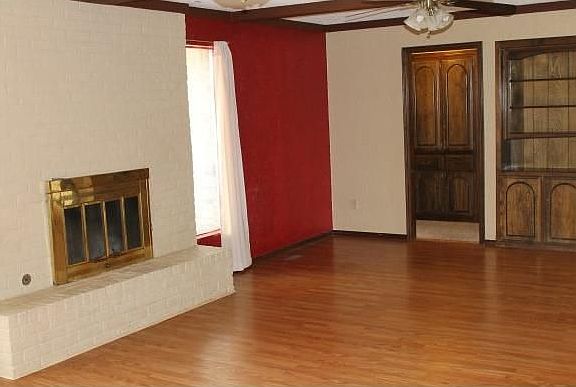 3rd image of 11141 Folkstone Dr
