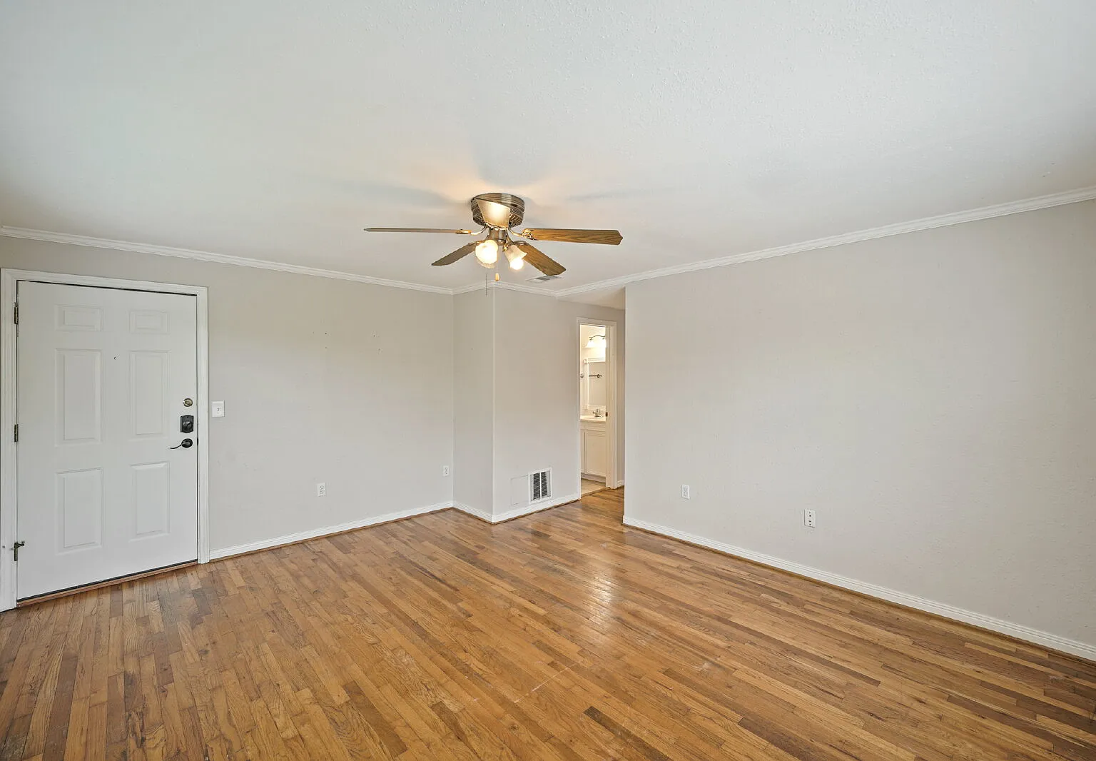 1 bed, 1.0 bath, 600 sqft, $1,200 — Photo 4