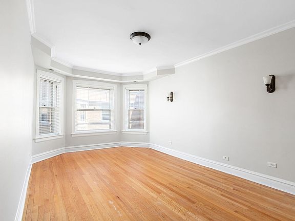 5th image of 623 W Washington Blvd #3S