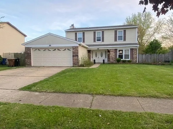 31 Auburn Dr, Glendale Heights, IL 60139